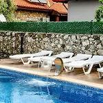 Moon - Tranquil 3br With Private Pool