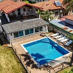Moon - Tranquil 3br With Private Pool