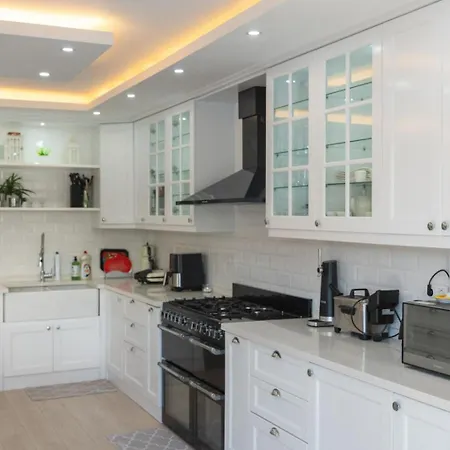 Villa Moon - Tranquil 3br With Private Pool Köyceğiz