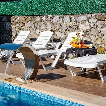 Willa Moon - Tranquil 3br With Private Pool