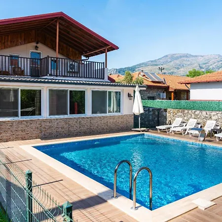 Willa Moon - Tranquil 3br With Private Pool *