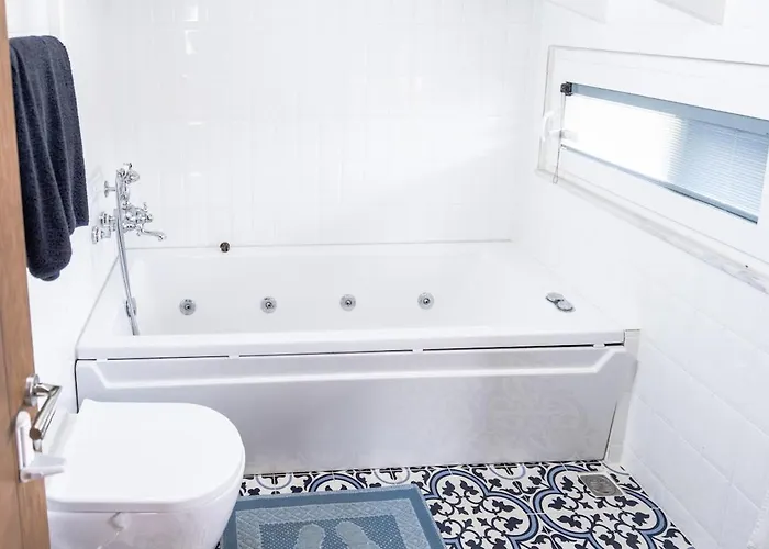 Villa Moon - Tranquil 3br With Private Pool