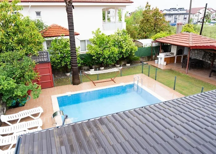 Villa Moon - Tranquil 3br With Private Pool