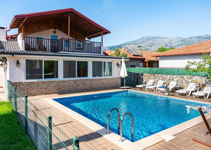 Villa Moon - Tranquil 3br With Private Pool *